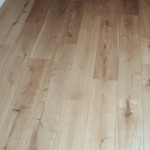 2Ponçage et finition plancher chêne rustique.